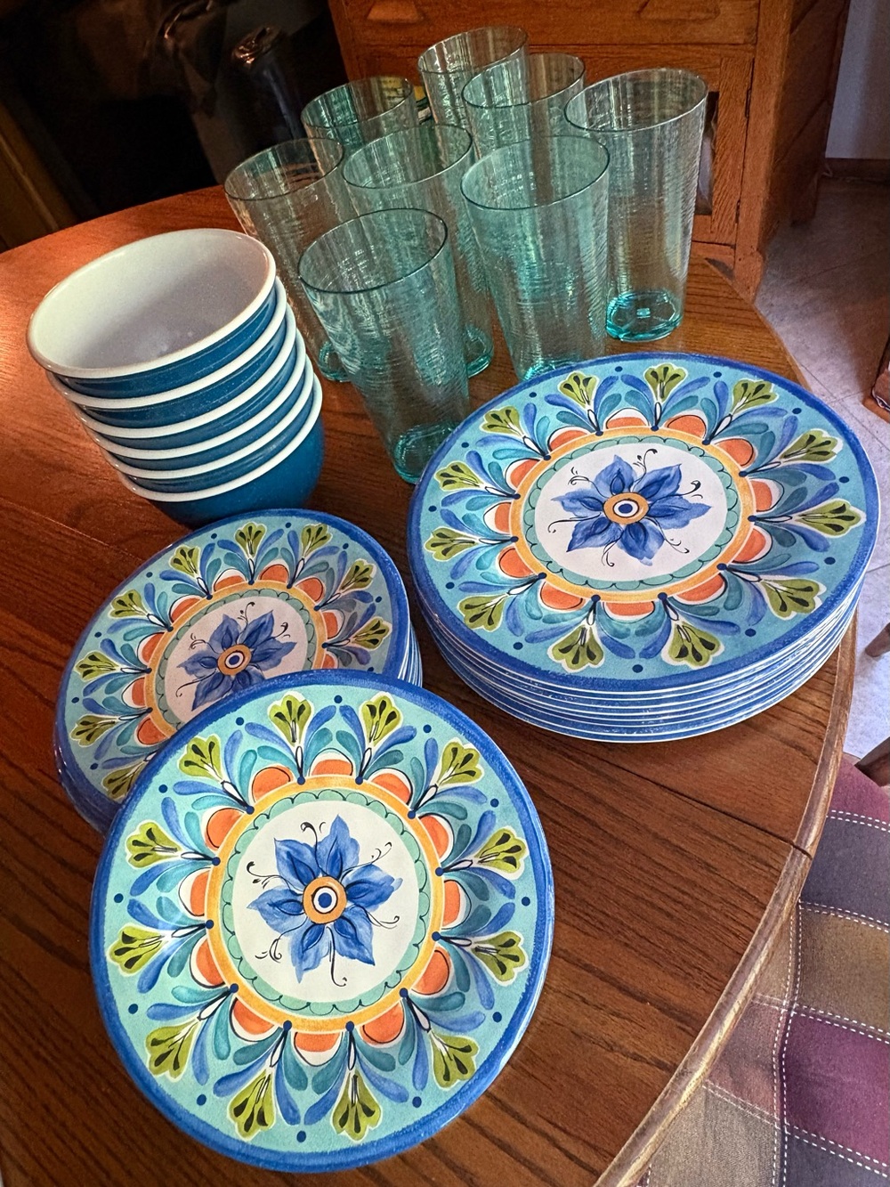 Bed Bath & Beyond Blue and Teal Floral Ceramic Dinner Plates (Set)